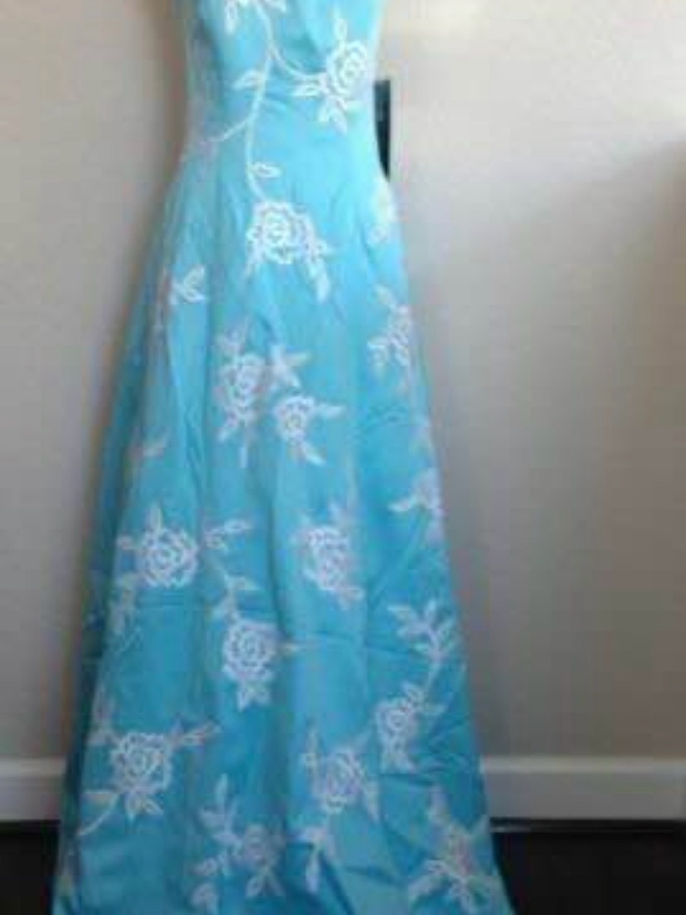 Morgan and Co. Size: 5/6 Aqua Blue Strapless Evening Dress